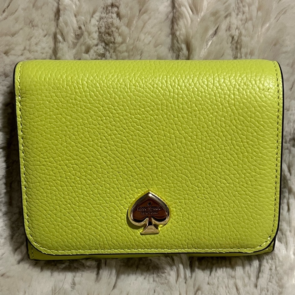 Kate Spade Kayla L-zip wallet in color Lime slushy - Picture 3 of 9